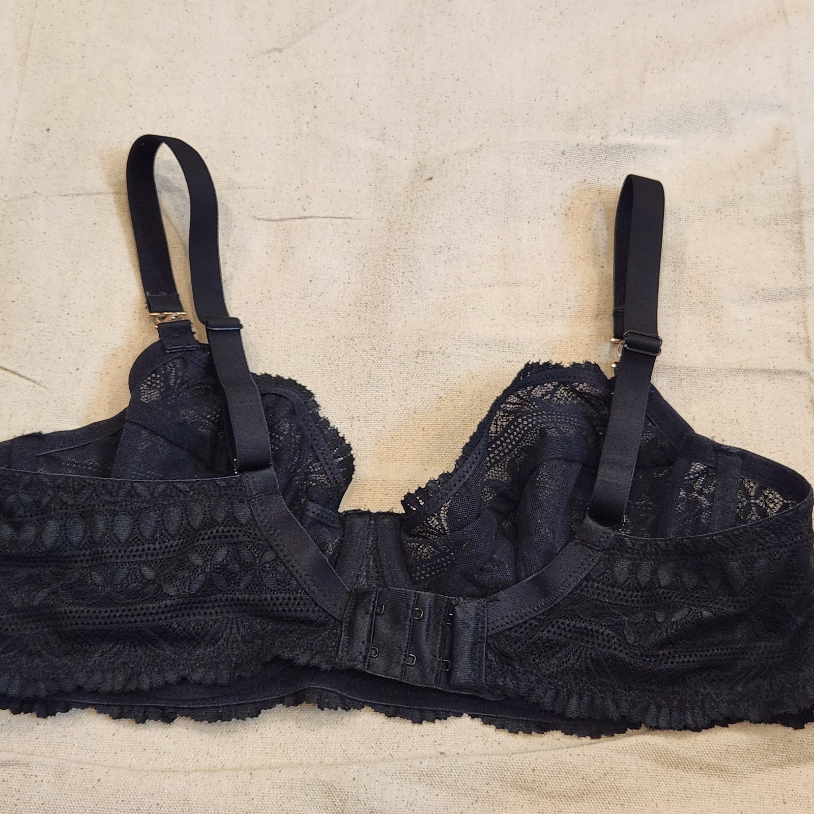 New Etam Black Lace Underwire Bra Size 36d Fr 95d Gold Hardware Chic Lingerie — image 3 of 8